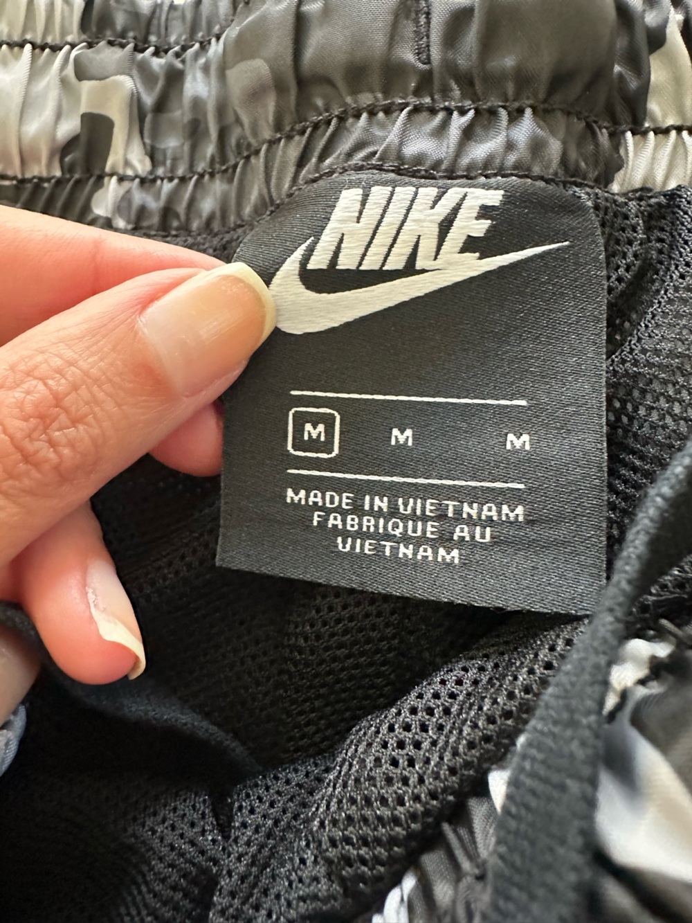 Nike Jogger Windbreaker camo camouflage Pants black gray sz medium - Picture 2 of 3